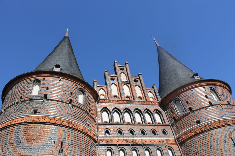 built structure, building exterior, l, Hanseatic City Of Lübeck, gothic style, no people, place of worship, tourism, beck, outdoors, city, blue, building