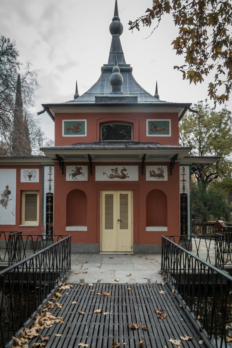 outdoors, history, plant, religion, monument, day, building, madrid, europe, architecture, palacete, place of worship, railing, no people, tourism, garden