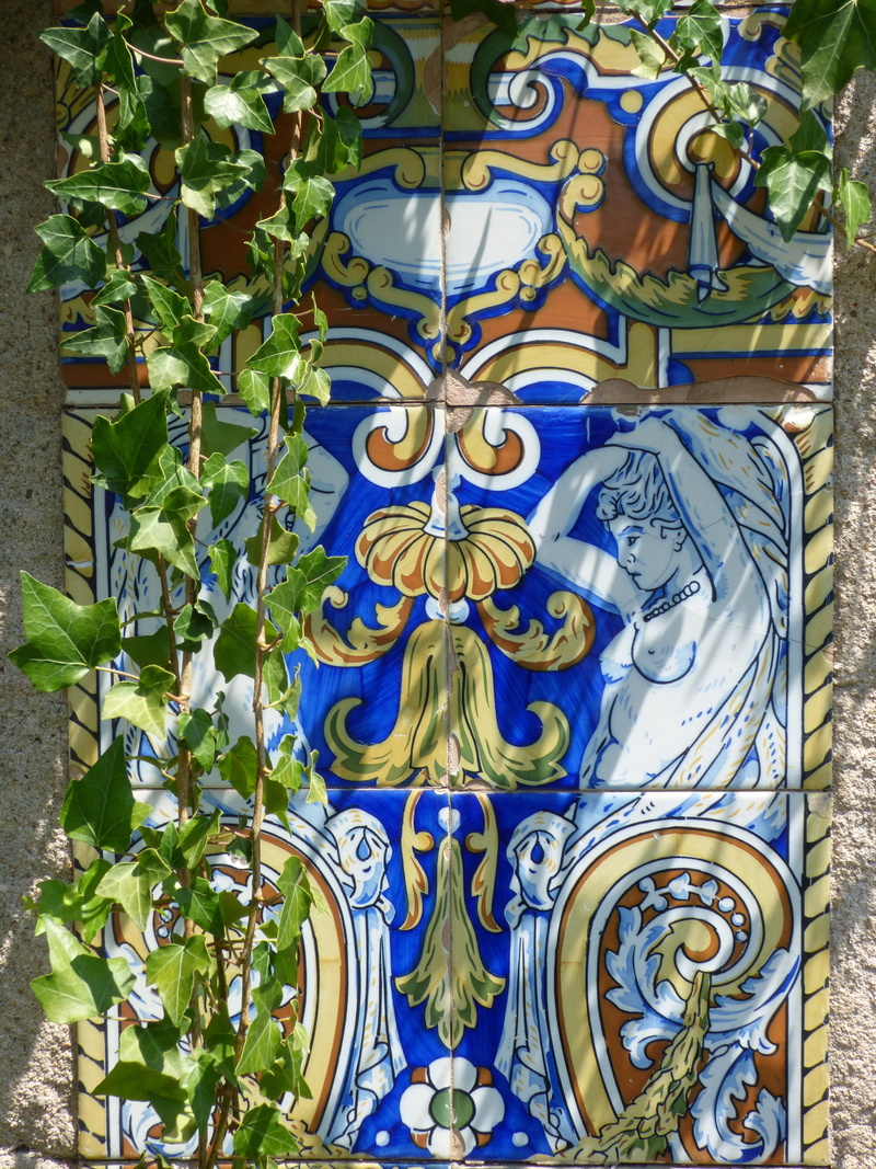 blue, built structure, close-up, female likeness, art and craft, day, cultures, floral pattern, romantic garden, tile, creativity, no people, modernist