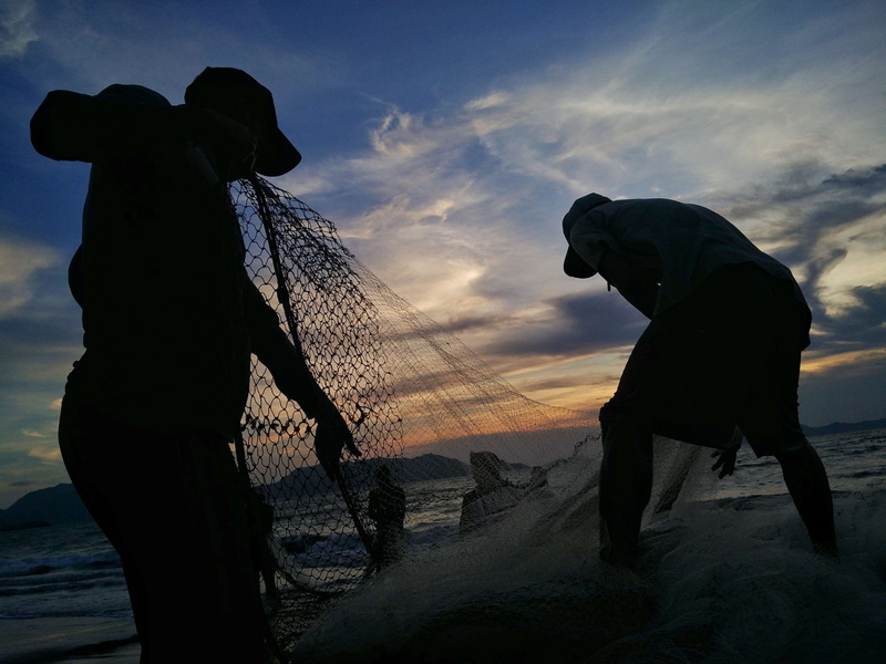 aceh, water, sky, outdoors, men, real people, silhouette, urban, leisure activity, people, nature, fisherman, beach, lifestyles, indonesia, beauty in nature