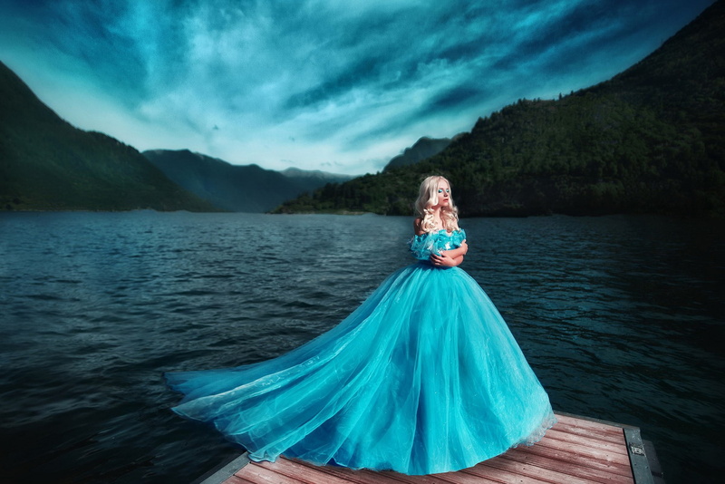 blonde, photographer, pond, Maria Lipina, dress, Princess, blue, girl, 1080P, shore