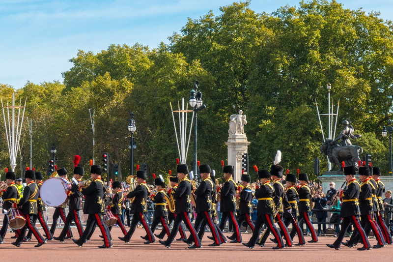 parade, palace, government, brexit, clothing, military, army soldier, crowd, march, men, london, armed forces, real people, royal, outdoors, marching, large group of people