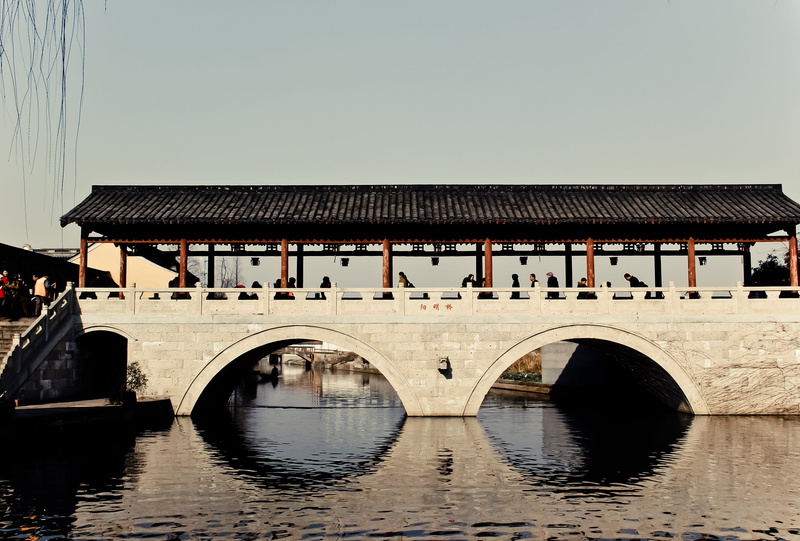arch bridge, 1080P, built structure, jiangnan, clear sky, transportation, sky, day, street view, water, arch, connection, landscape, waterfront, reflection