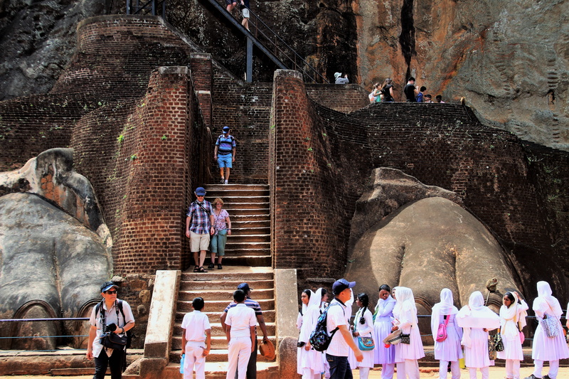 gateway, large group of people, nature, boiling hot, facade, faith, historical monument, tourism, monument, the museum, building exterior, real people
