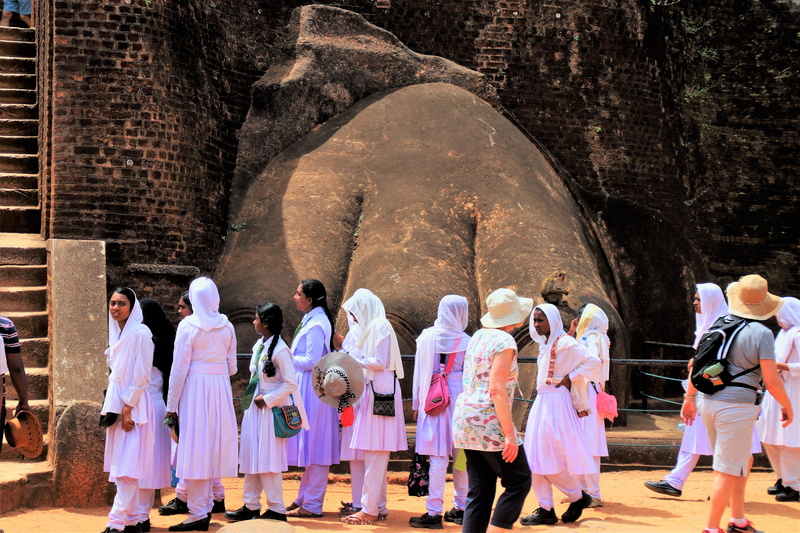 tour, white, thin, history, peace of mind, travel, active holidays, holiday, religion, built structure, 5K, crowd, spirituality, landscape, girl, large group of people