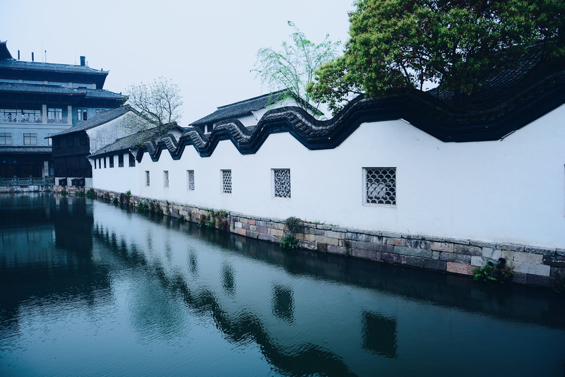 tree, reflection, water, wuzhen, day, waterfront, architecture, clear sky, plant, nature, 4K, building exterior, building, river, no people, background