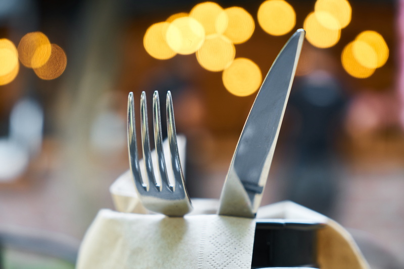 silver colored, alloy, 5K, diet, table knife, spoon, table, fork, napkin, silverware, kitchen utensil, kitchen, focus on foreground, decoration, clean