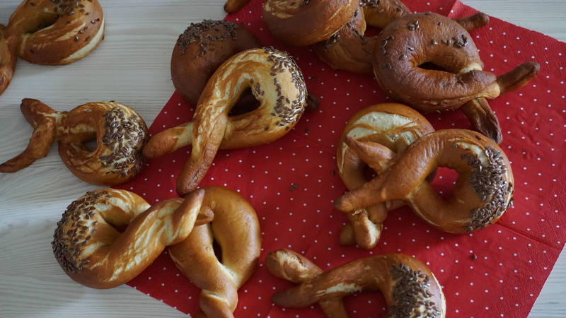directly above, freshness, plate, pretzel, no people, ready-to-eat, baked, bavarian, high angle view, bavaria, gourmet, table, bake, food and drink, 5K