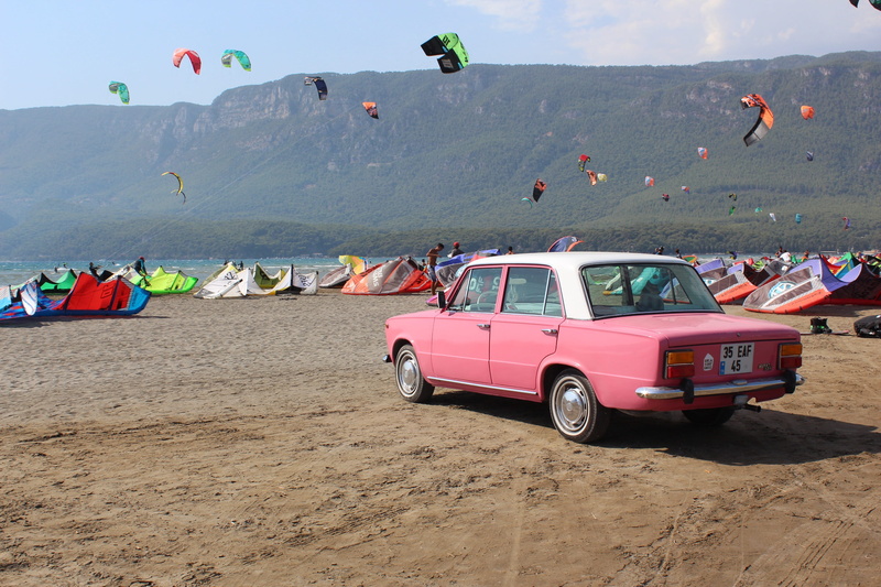 beach, pink car, murat 124, outdoor, tourist, landscape, doga, land vehicle, leisure activity, izmir, sunlight, sand, summer, land, marine, motor vehicle