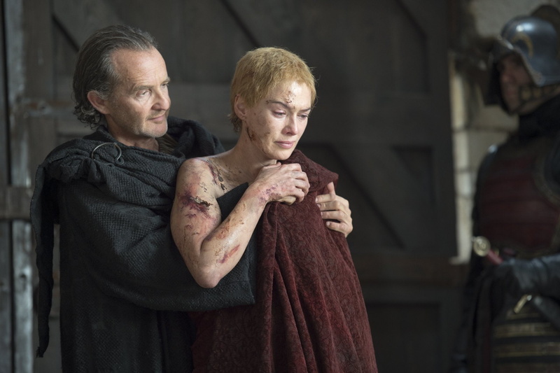 senior adult, adult, arm around, 1080P, women, people, happiness, waist up, couple - relationship, Cersei Lannister, standing, Qyburn (Game Of Thrones)
