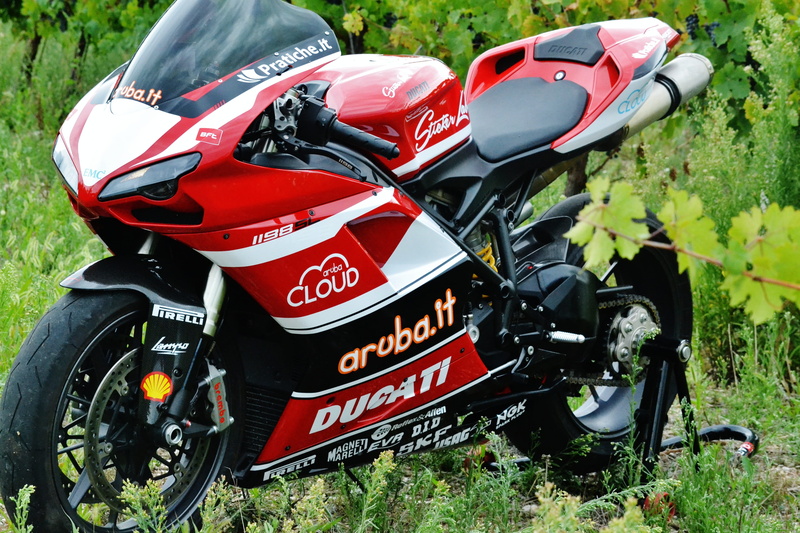 ducati, land, red, 4K, superbike, sign, bike, stationary, text, grass, motorsport, crash helmet, motorcycle, day, corse, outdoors, western script, land vehicle