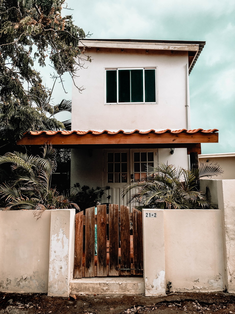 old, built structure, aruba, no people, outdoors, nature, architecture, residential district, building, storey, sky, 4K, tree, city, house, window, concrete