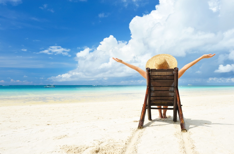 land, clouds, real people, sea, beauty in nature, beach, horizon, sky, relaxing, hat, holiday, water, rear view, sand, day, 4K, idyllic, women, nature