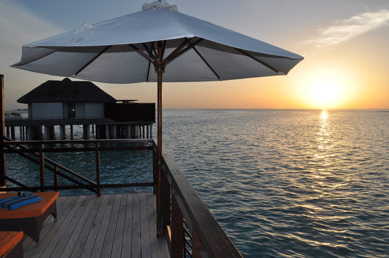 Sunset, horizon, Umbrella, nature, built structure, outdoors, building exterior, 4K, tranquil scene, scenics - nature, sky, idyllic, sun, Sunbeds, ocean
