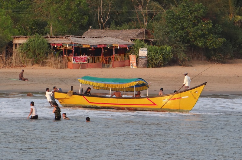 arabian, transportation, mode of transportation, leisure activity, india, coast, outdoors, land, tree, nautical vessel, boating, lifestyles, group of people