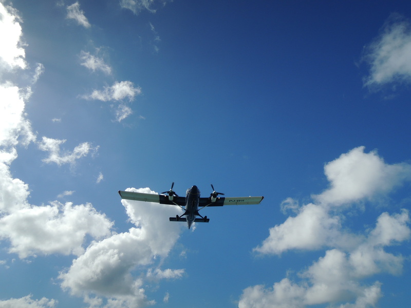 airplane, air vehicle, maho beach, 4K, on the move, plane, countries, flying, caribbean, speed, low angle view, outdoors, fighter plane, motion, travel