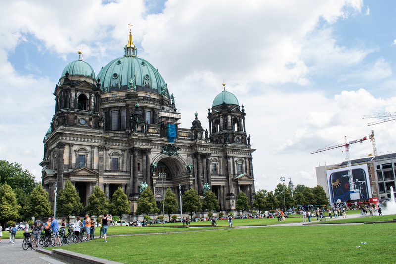 dome, urban, travel destinations, group of people, ride, belief, tower, day, construction, cloud - sky, old building, large group of people, religion, park