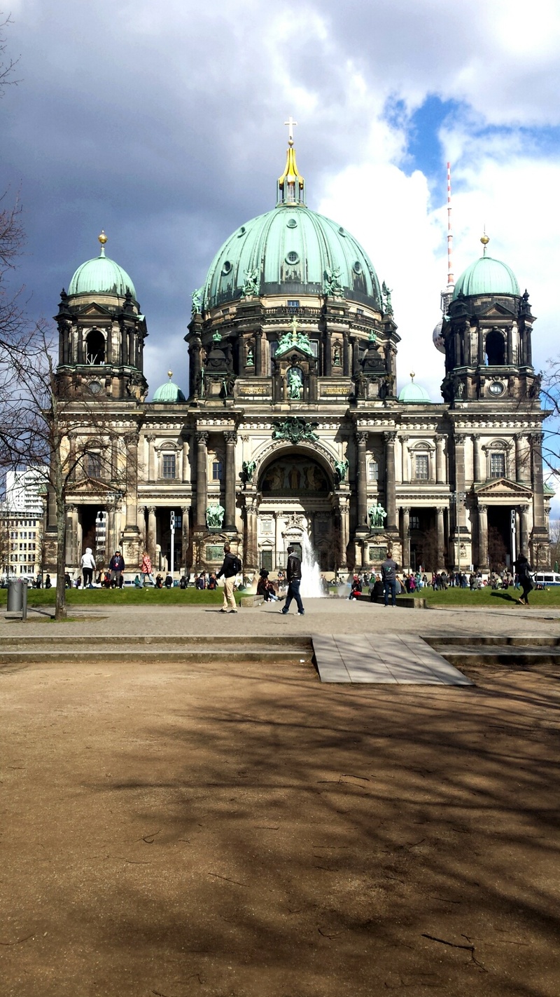 incidental people, berlin, sky, capital, building exterior, berlin cathedral, nature, spirituality, cloud - sky, germany, church, travel, place of worship