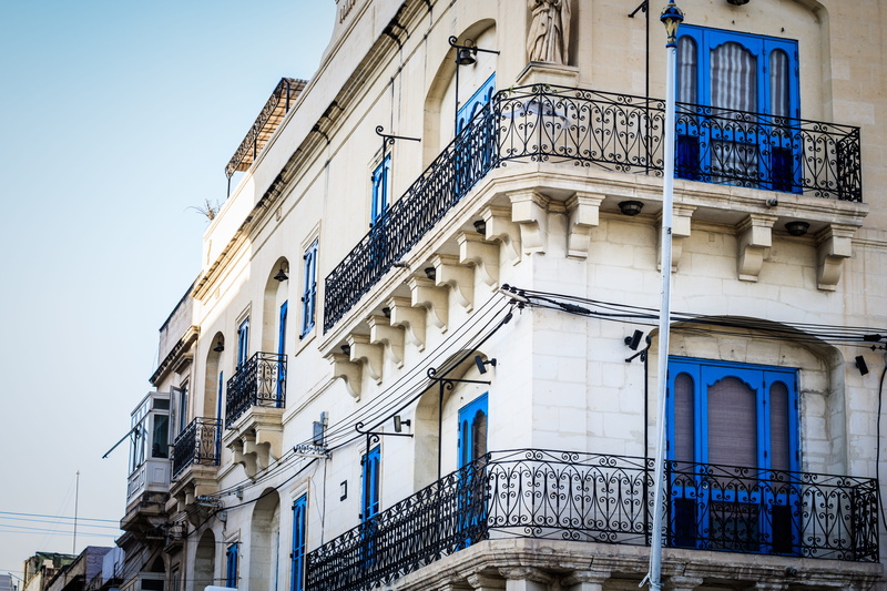 home, wall, medieval, city, day, street, railing, traditional, balcony, residential district, old, window, built structure, clear sky, history, urban, maltese