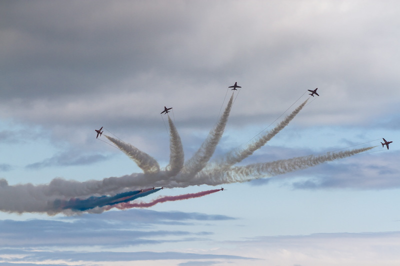 nature, royal, display, airplane, flying, order, smoke, 5K, sky, fighter plane, jet, cooperation, team, mode of transportation, airshow, smoke - physical structure