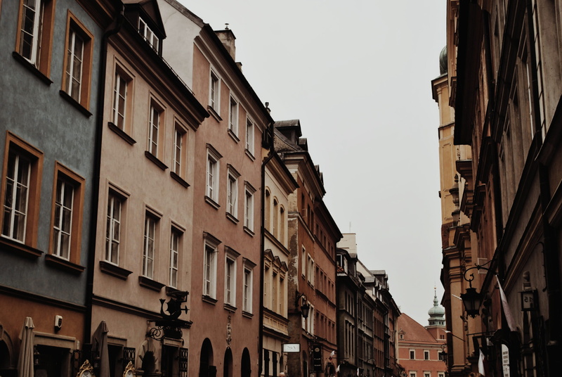 warszawa, house, outdoors, residential district, warsaw, building, build, houses, sky, town, architecture, row house, 2K, built structure, city, stare