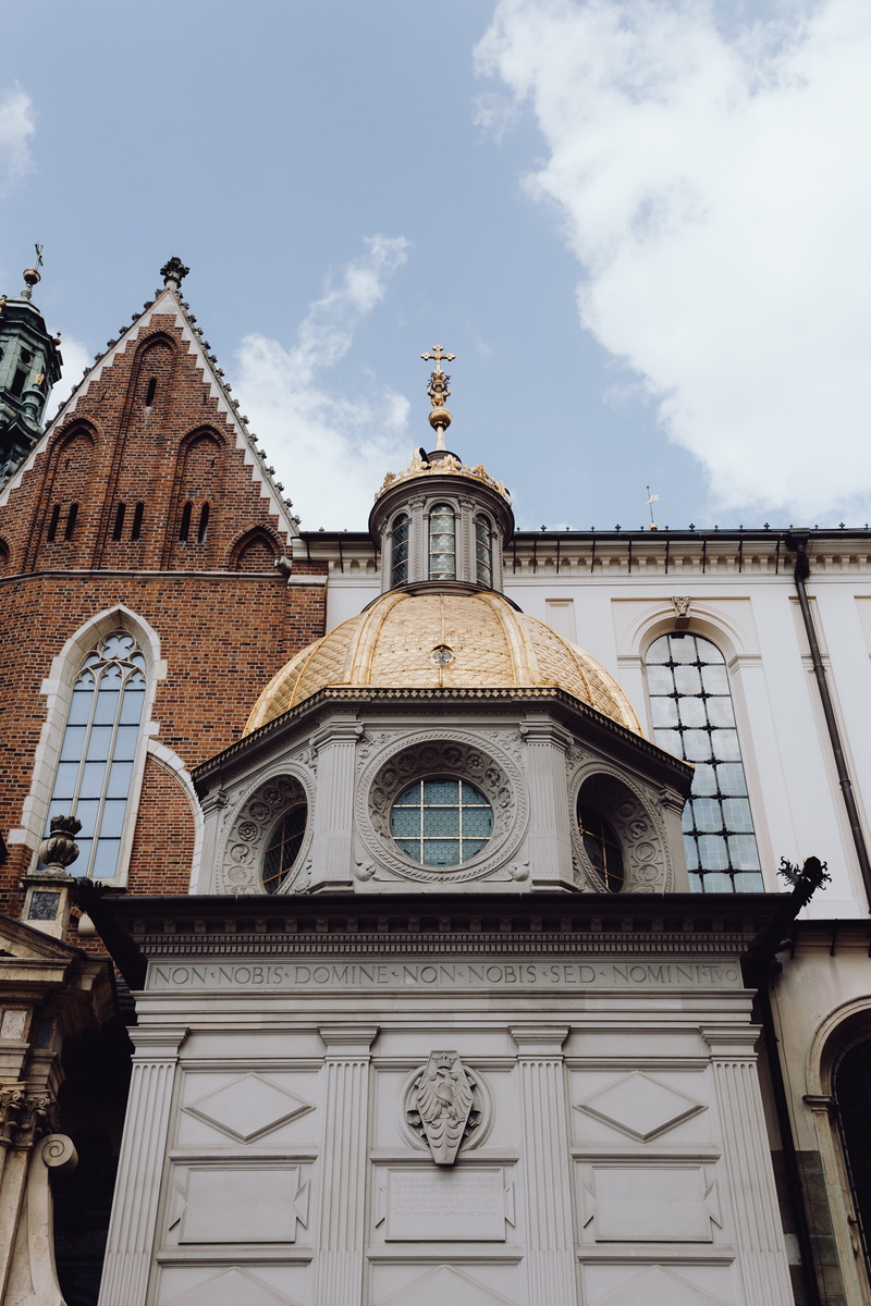 building, ornate, built structure, outdoors, belief, cloud - sky, cracow, magic, day, dome, sky, spirituality, place of worship, capital, 5K, architecture
