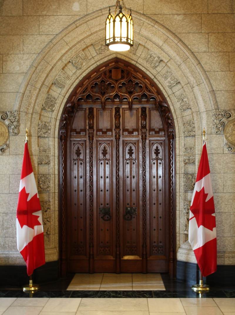 centre, main door, Main, commons, block, flag, ontario, Centre Block, 2K, House of Commons, public domain, door, entrance, ottawa, Ottawa, red, indoors