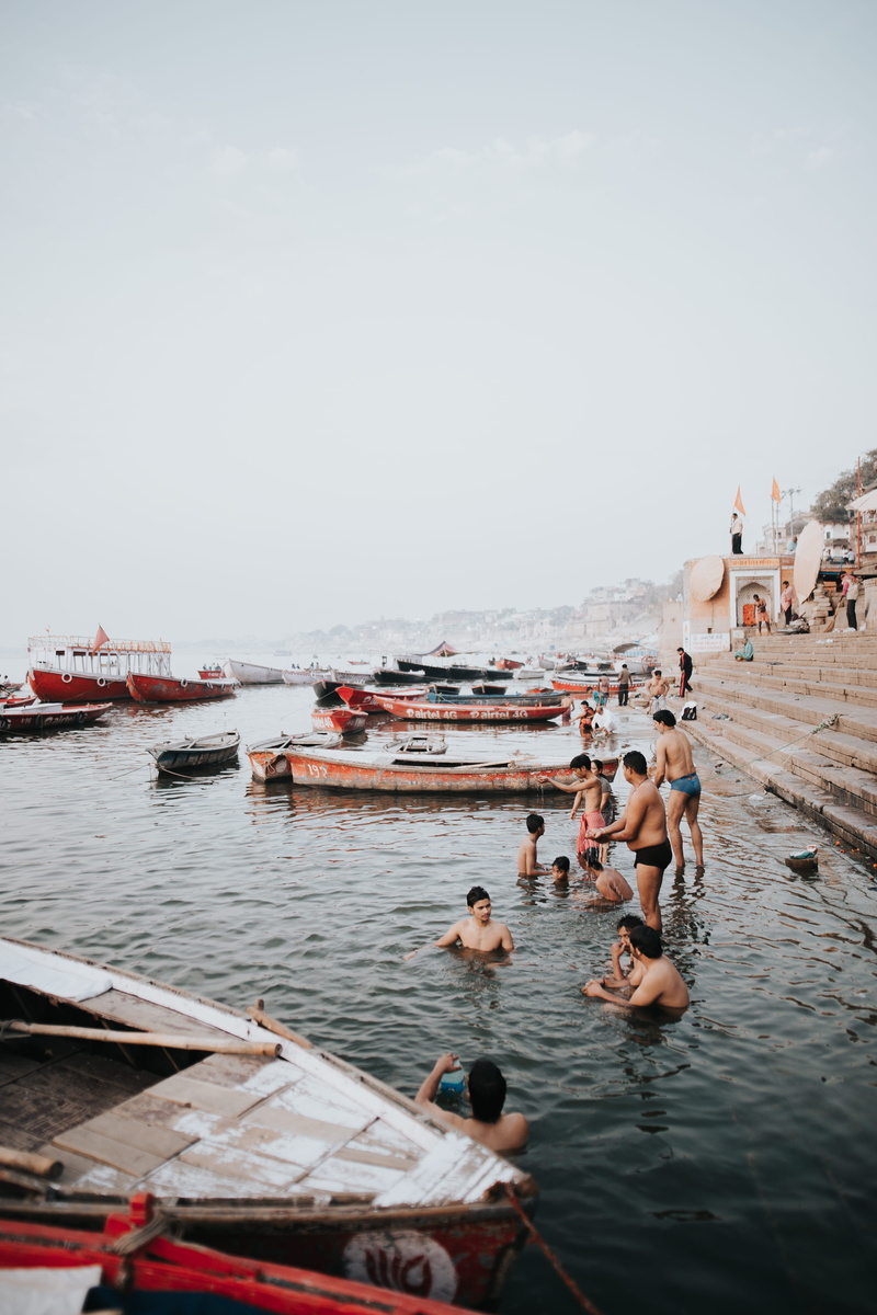 rivers edge, travel, transportation, adult, floating, culture, body, group, lifestyles, step, sky, real people, traditional, bathing, man, experience, river
