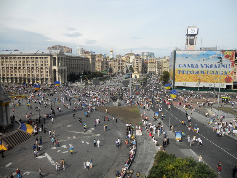 Kiev, streets, photos, public domain, built structure, day, People, urban Scene, large group of people, architecture, street, motor vehicle, text, 2K