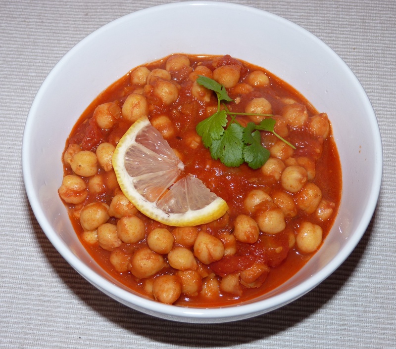close-up, wellbeing, dish, cuisine, table, meat, indian, bowl, tomato, healthy eating, no people, vegetable, meal, 2K, chole masala, plate, channay, ready-to-eat