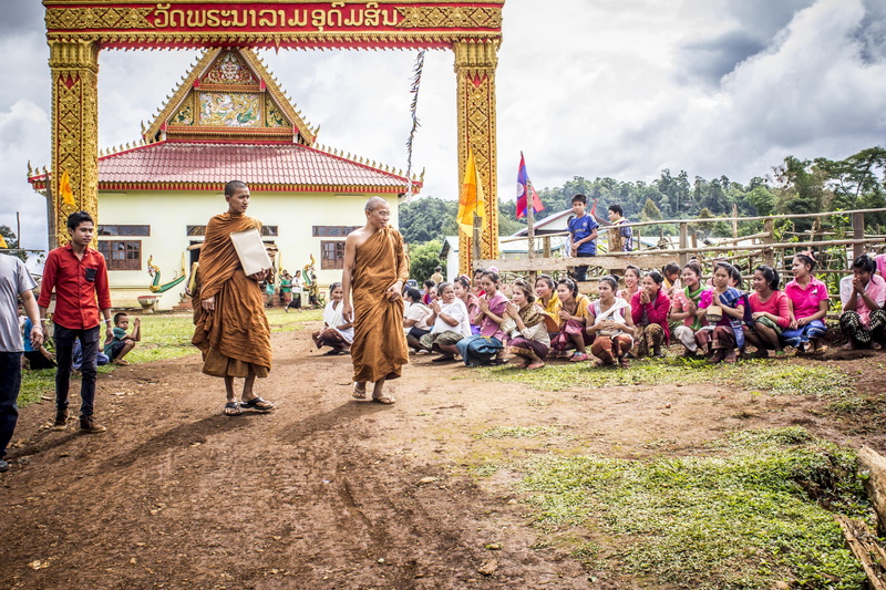 women, Asian, faces, 5K, adult, culture, ceremony, temple, dress, asia, trees, place of worship, outdoors, built structure, large group of people, person