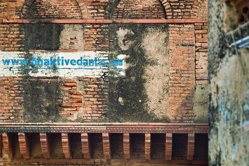 temple, brick wall, asia, krishna, culture, text, wall - building feature, built structure, western script, 4K, graffiti, brick, style, architect, old
