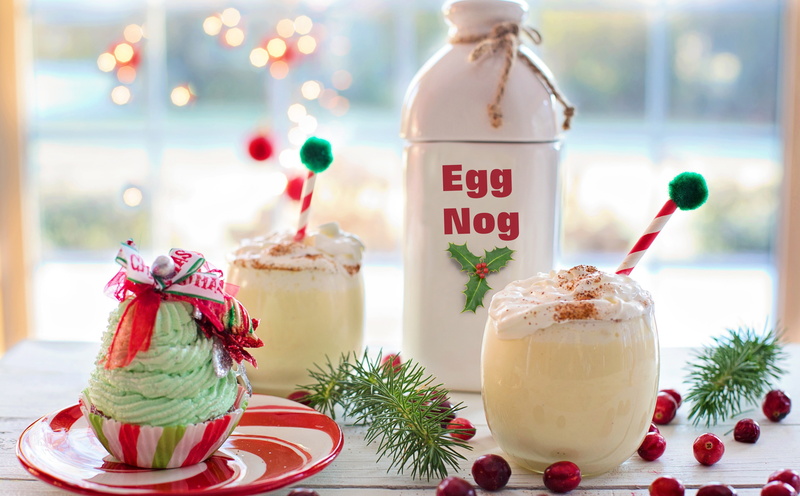 freshness, focus on foreground, christmas decoration, beverage, holiday - event, ready-to-eat, dessert, sweet food, indoors, garnish, sweet, MerryXmas