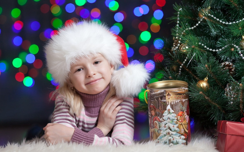 smile, 720P, celebration, innocence, domestic Room, night, looking at camera, indoors, new Year, happiness, small, box, christmas Decoration, one Person