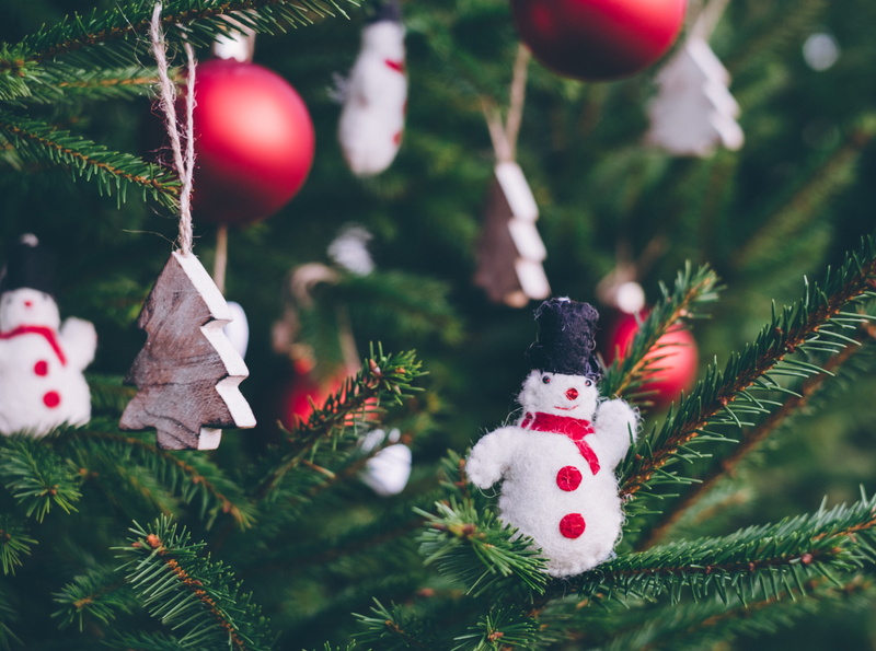 4K, red, celebration, christmas tree, representation, snowman, focus on foreground, no people, merry, close-up, Holiday, Christmas, christmas decoration