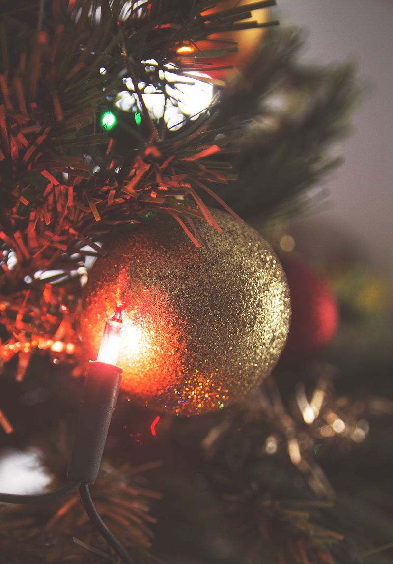 hanging, 4K, holiday, christmastree, merry christmas, event, indoors, focus on foreground, colors, ball, decoration, christmas, tree, italy, celebration event