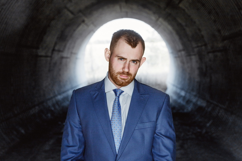 occupation, well-dressed, dark, 5K, indoors, transportation, one person, business, adult, men, light at the end of the tunnel, males, professional occupation