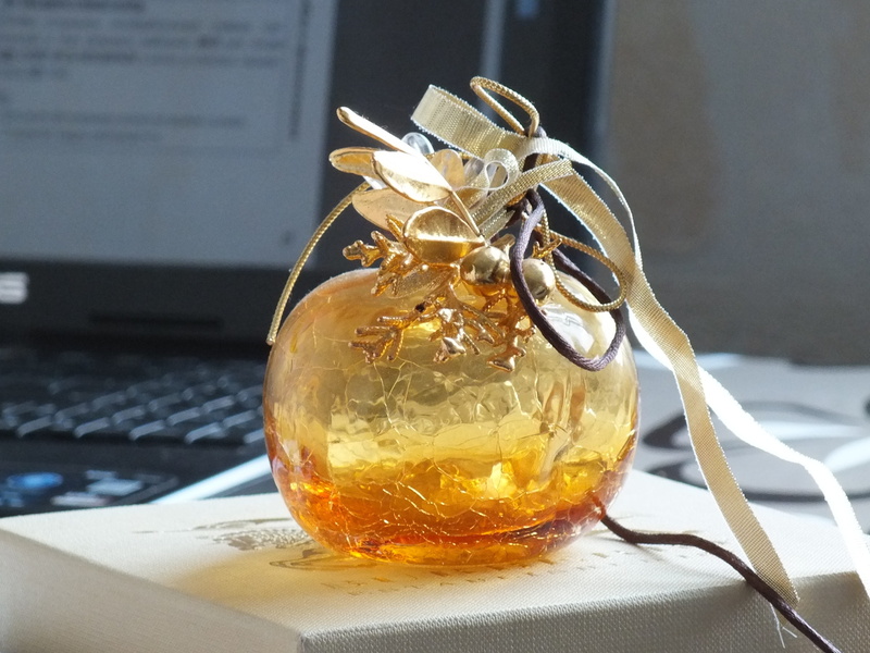 close-up, cup, freshness, transparent, 2K, day, table, gold colored, drink, no people, healthy eating, container, glass grenades, indoors, refreshment
