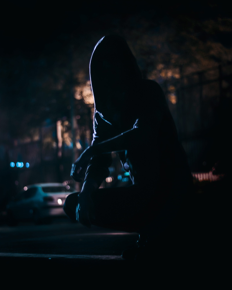 car, real people, city, mode of transportation, assasins, side view, architecture, land vehicle, lifestyles, communication, urban, one person, 5K, technology