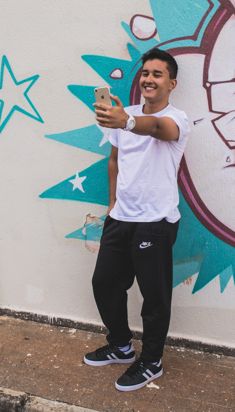 leisure activity, style, architecture, graffiti, brasília, nike, asian, front view, selfie, built structure, moda, one person, grafitte, mural, 4K, boy