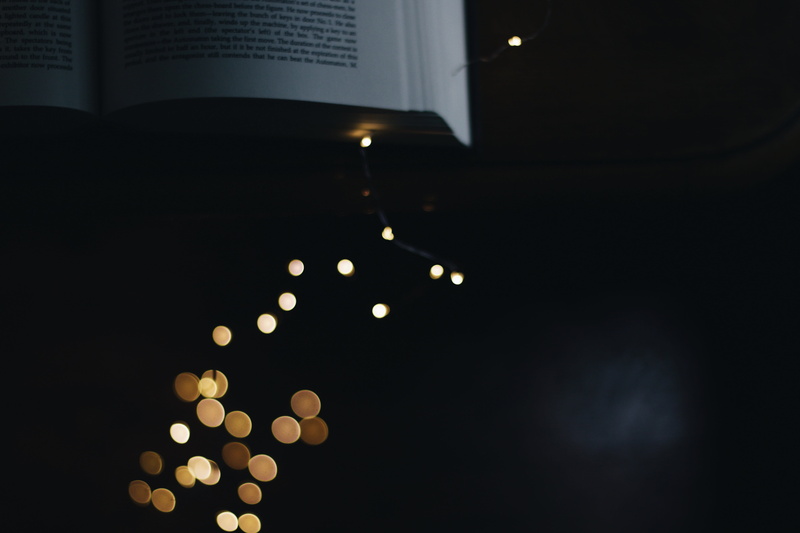 5K, poetry, decoration, copy space, illuminated, black background, light - natural phenomenon, christmas, dark, circle, lighting equipment, close-up, indoors