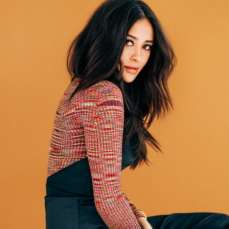 Shay Mitchell, looking at viewer, brunette, women, actress, long hair, 1080P