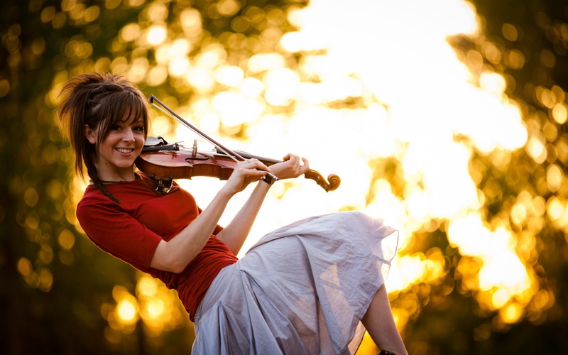 Lindsey Stirling, young adult, portrait, musician, musical instrument, focus on foreground, musical equipment, brunette, artist, arts culture and entertainment