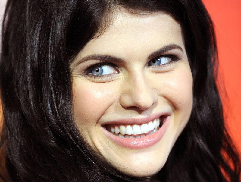 beautiful woman, excitement, positive emotion, human teeth, women, face, beauty, ecstatic, teenager, brunette, human body part, 2K, Alexandra Daddario