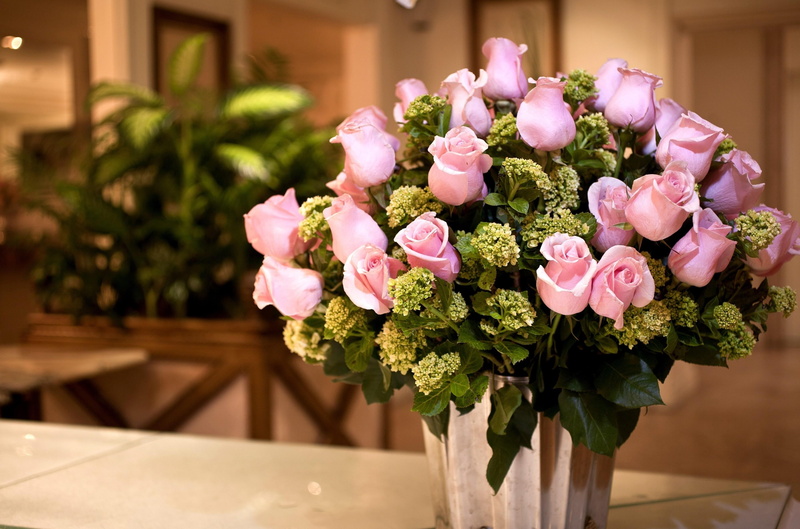 ornate, wedding, roses, elegance, rose, petal, vulnerability, beauty in nature, close-up, pink, bouquet, focus on foreground, 2K, nature, flower pot, flower Head