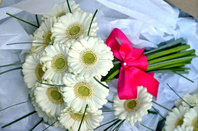 yellow, high angle view, day, gerbera, celebration, white color, flower, flower Head, arrangement, beauty in nature, gift, close-up, daisy, wedding, blossom