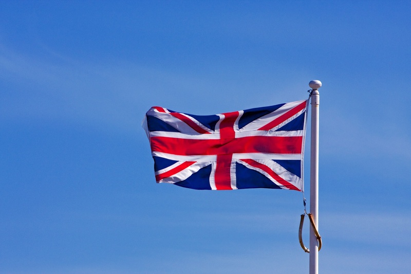 no people, striped, patriotism, flying, clear sky, red, copy space, kingdom, low angle view, white, ensign, british, english, day, wind, sky, united, freedom