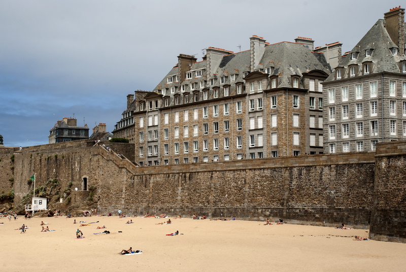 outdoors, Brittany, house, Pirates, english channel, building exterior, tourism, window, residential building, nature, built structure, old, europe, flag