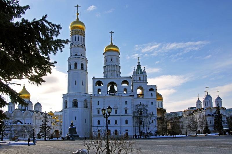 Cathedral, orthodox Church, famous Place, tower, gold, winter, incidental people, freshness, the bell tower, christianity, temple - Building, the past