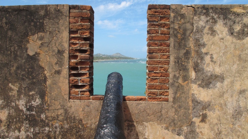 ruined, the past, wall - building feature, 2K, architecture, cloud - sky, history, metal, weathered, water, day, wall, puerto plata, building exterior